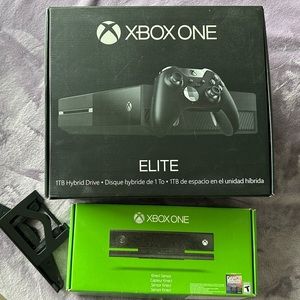 Xbox Elite 1TB with Kinect Sensor & TV Stand - Rarely Used, Excellent Condition!